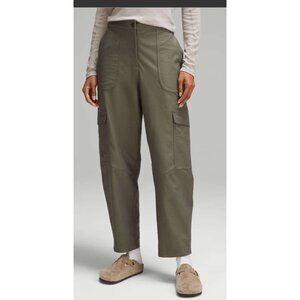 Lululemon Light Utilitech Cargo Pocket High-Rise Pant Army Green Size 24 NWT